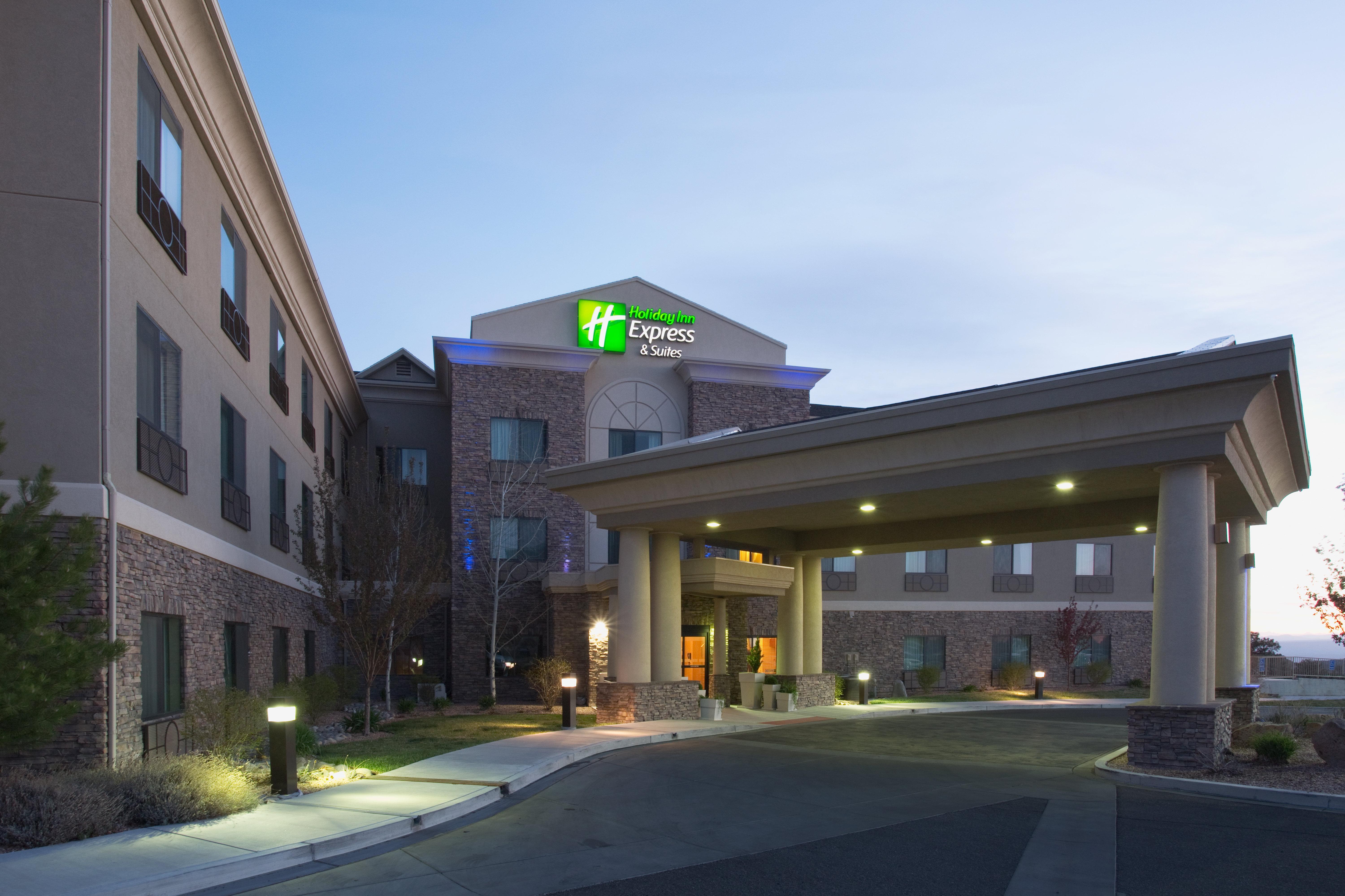 Holiday Inn Express And Suites Los Alamos Entrada Park By Ihg Kültér fotó